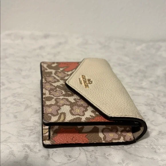 Coach Floral Envelope card Holder - Picture 4 of 12